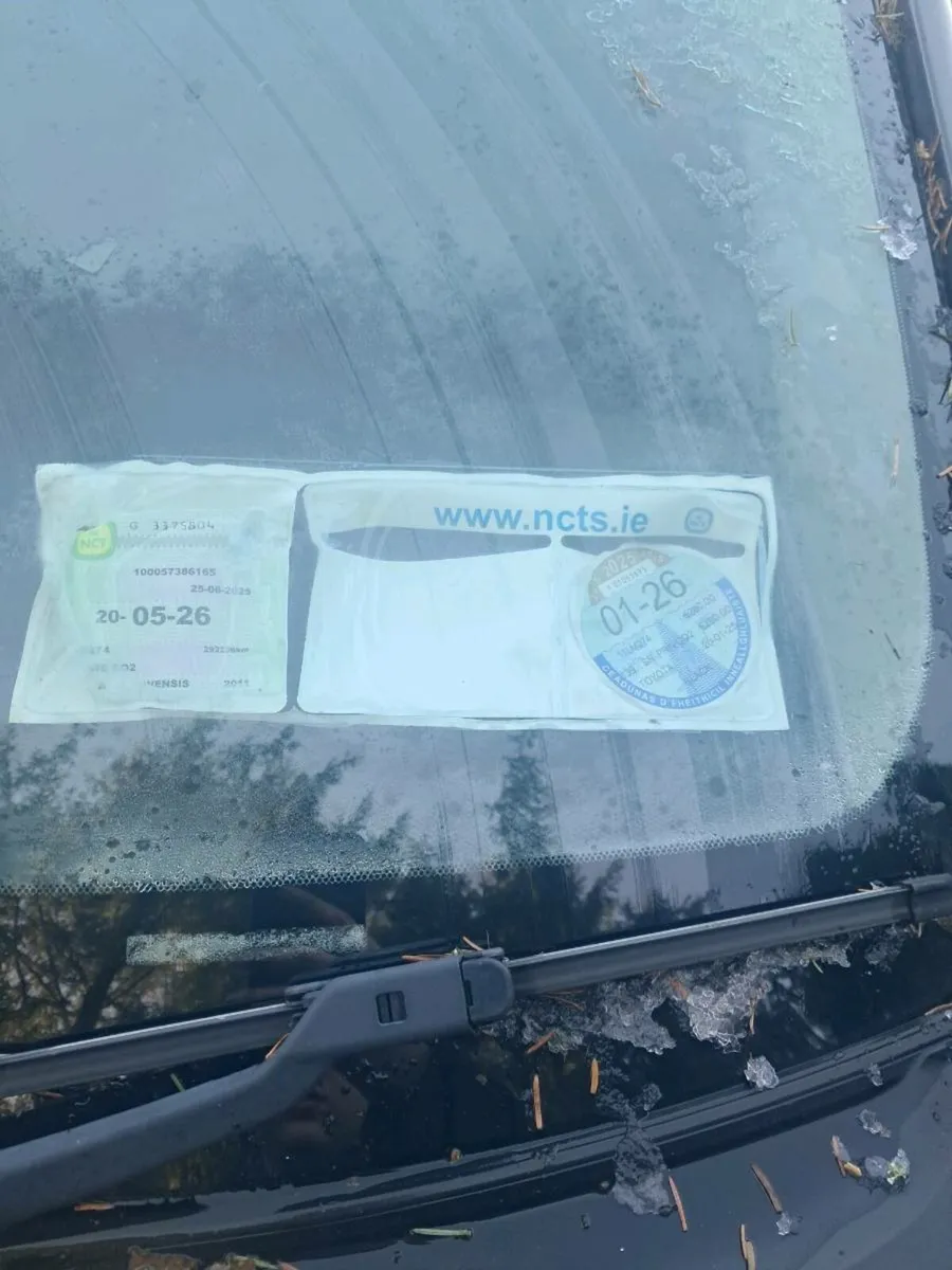 Toyota Avensis 2011/ Hyundai I 40 - Image 3