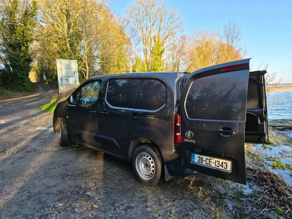 Toyota Proace City - Image 2