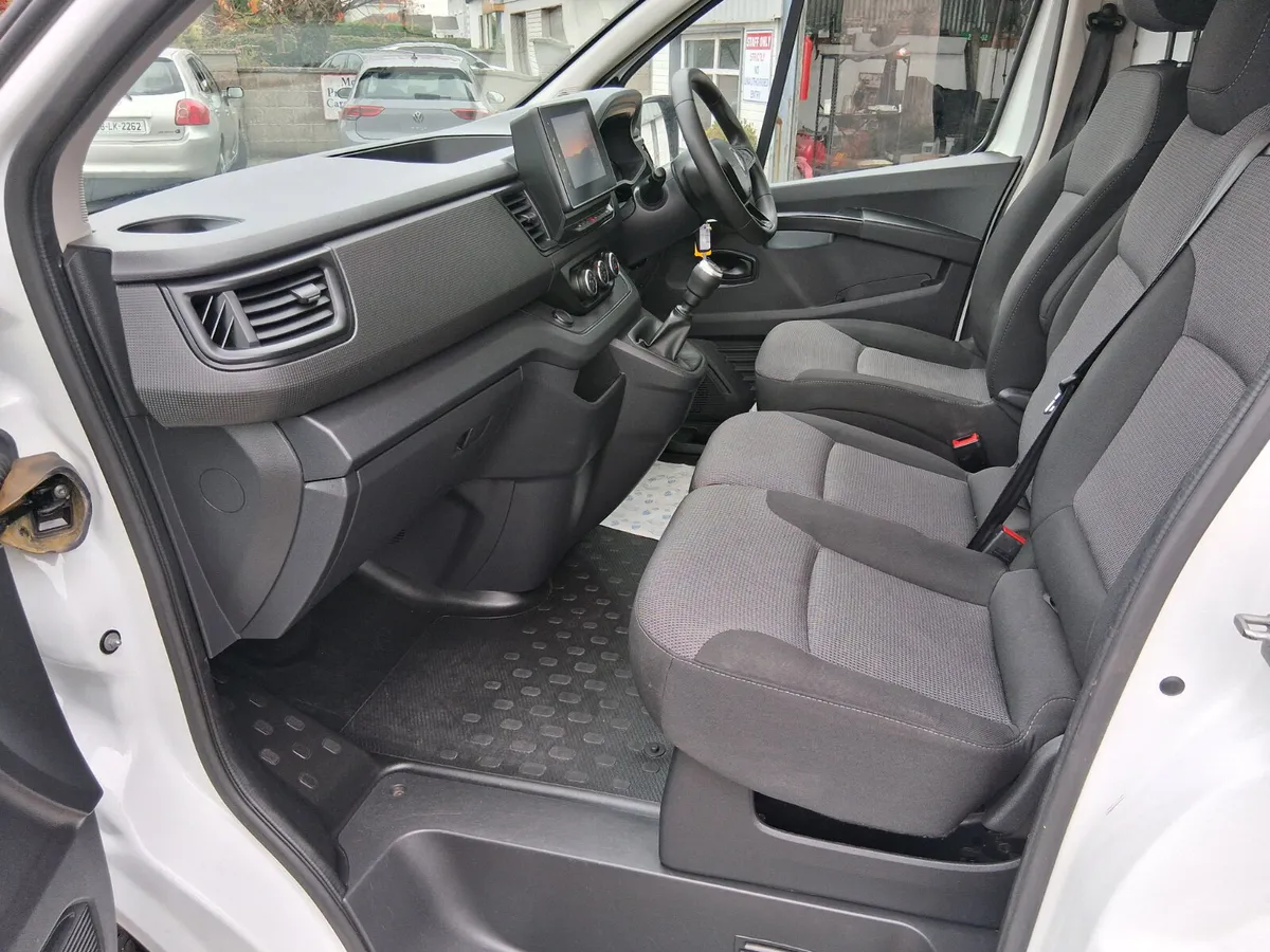 Renault Trafic 2023 - Image 3