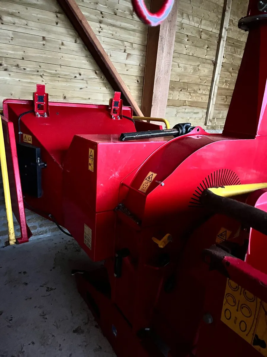 TP 250 wood chippers x2 - Image 4