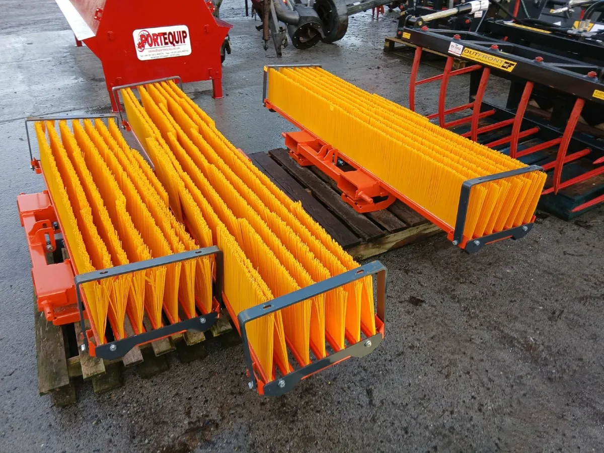 NEW STEKRO BRUSH /BROOM - Image 4