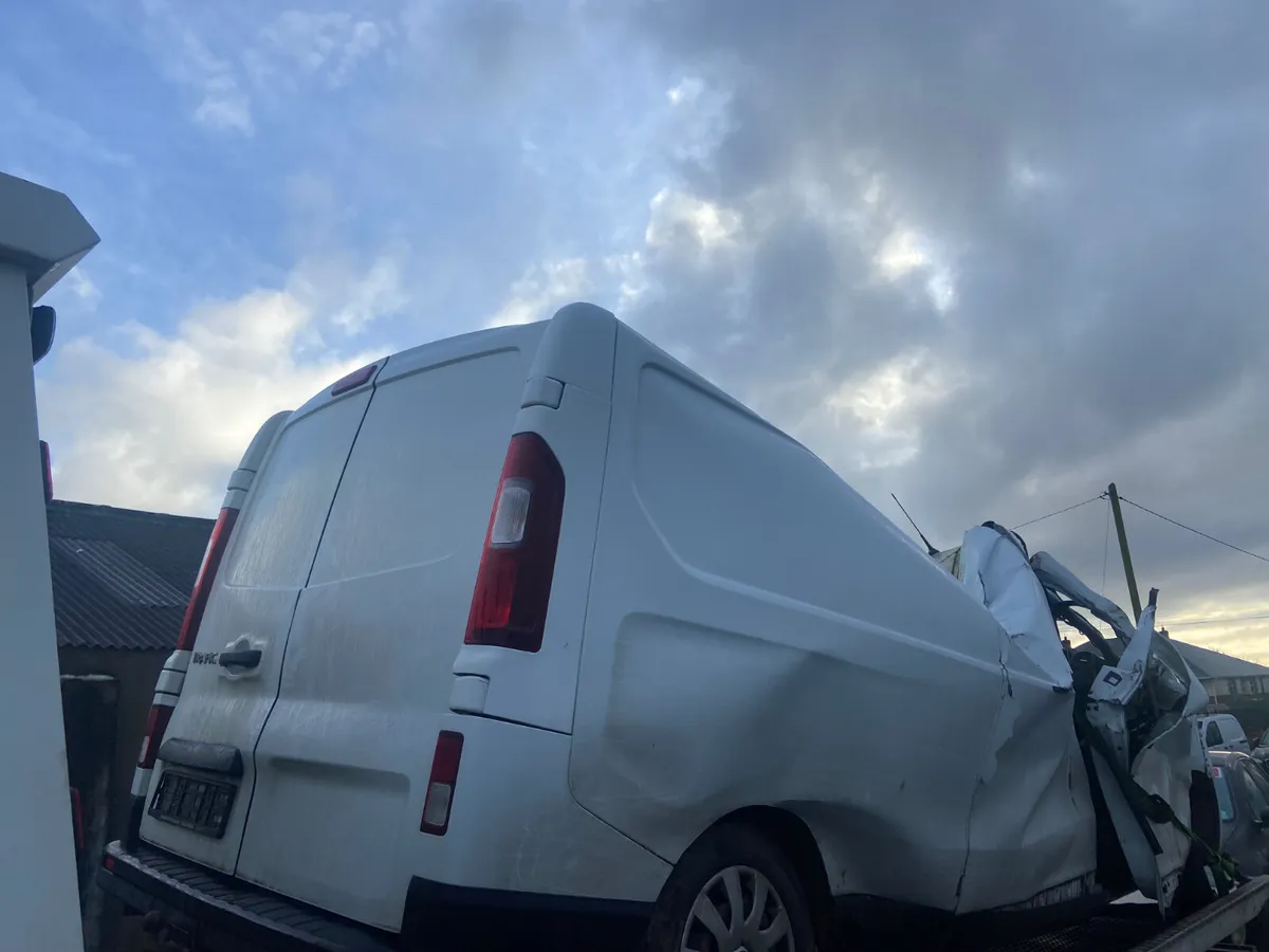 2017 Renault traffic for breaking - Image 4