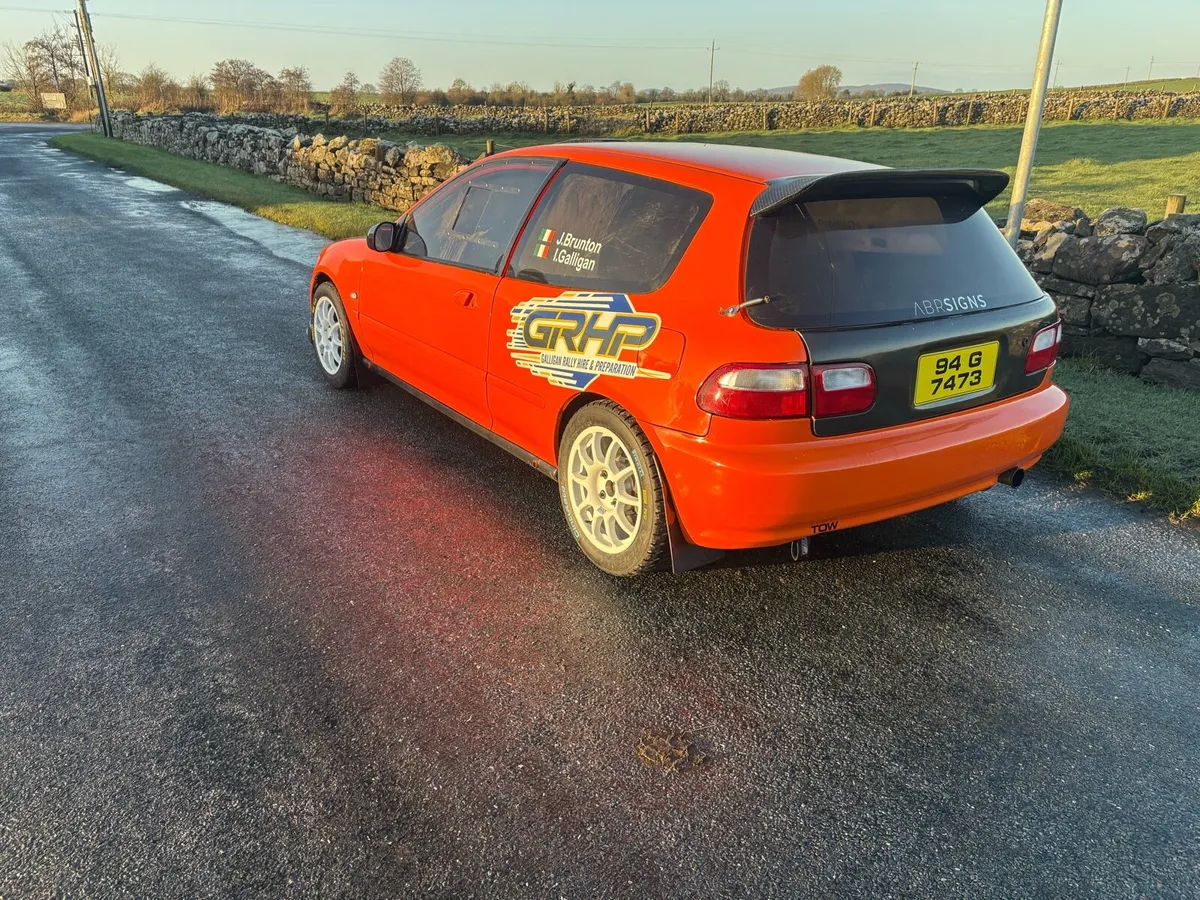 Honda civic 1.6 top spec for hire - Image 3