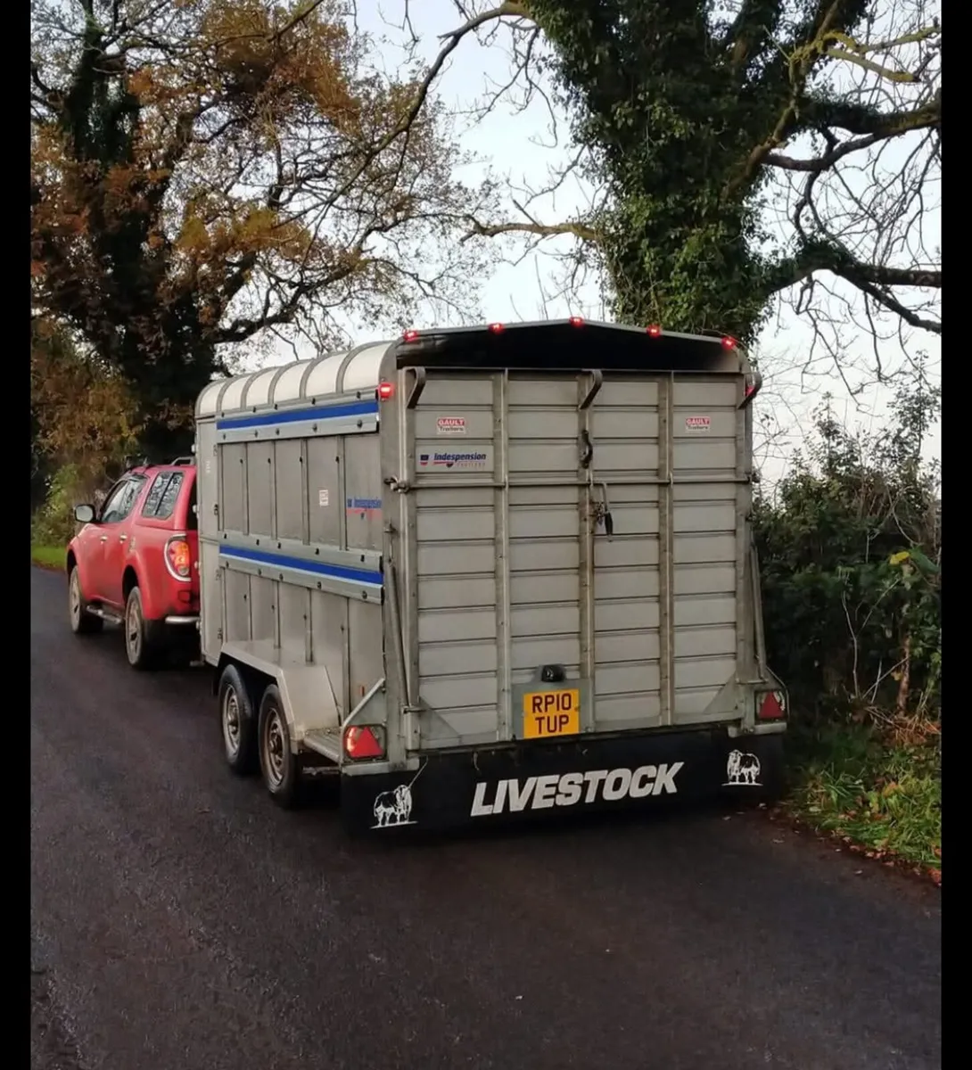 Cattle trailer - Image 1