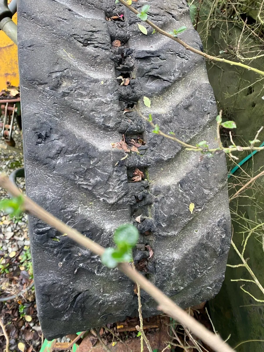 Wanted rubber tracks 300/106/39