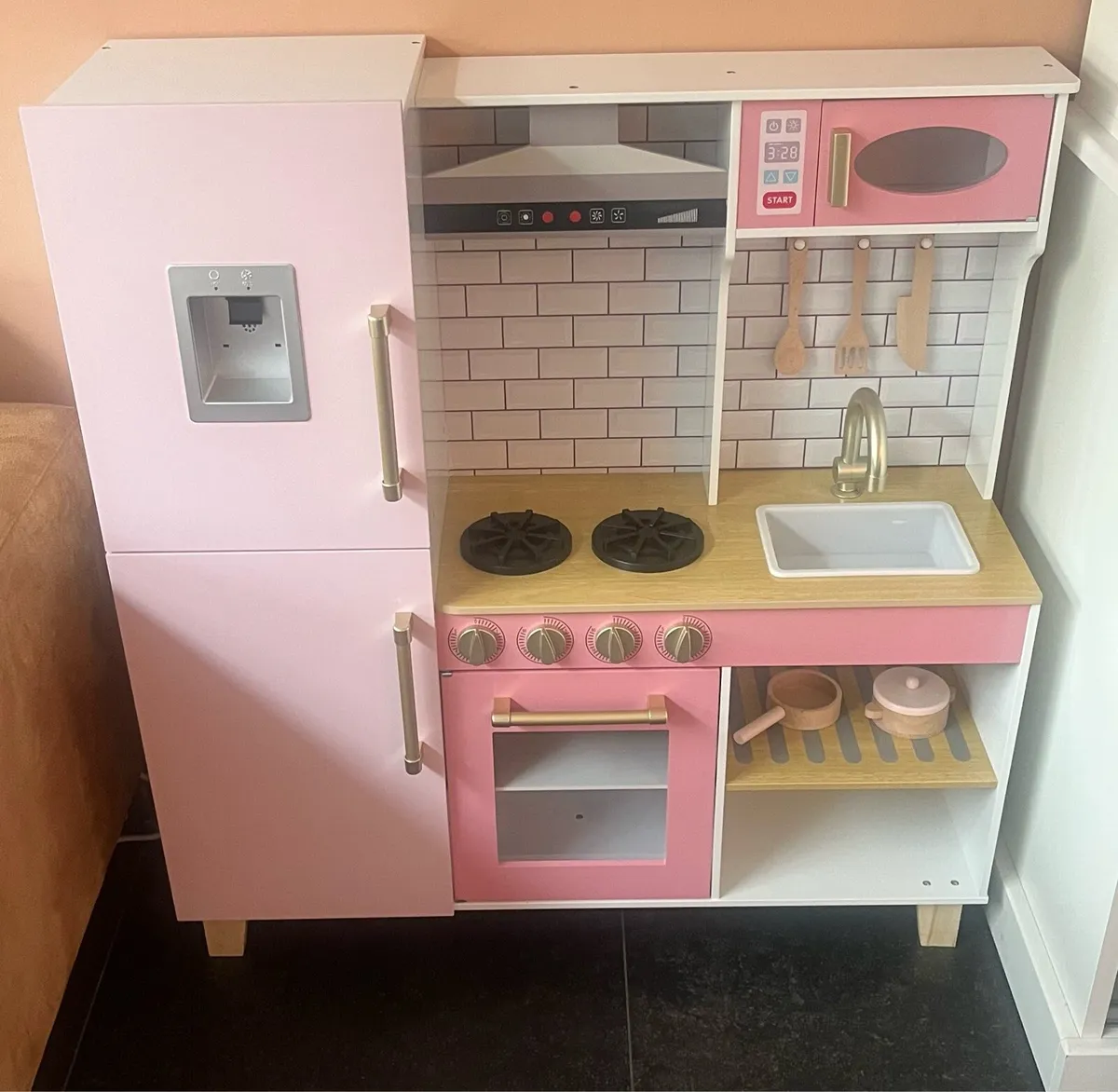 Smyths Kitchen Corner Deluxe Wooden Kitchen Pink