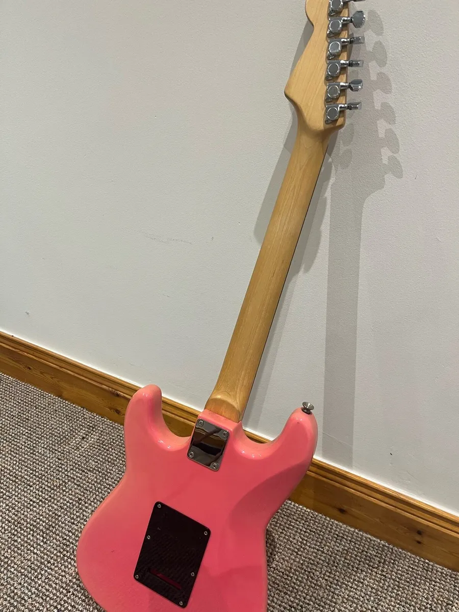 Electric guitar - Image 4