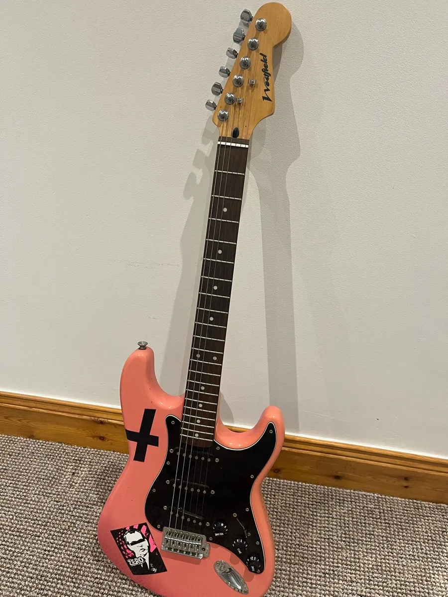 Electric guitar - Image 1