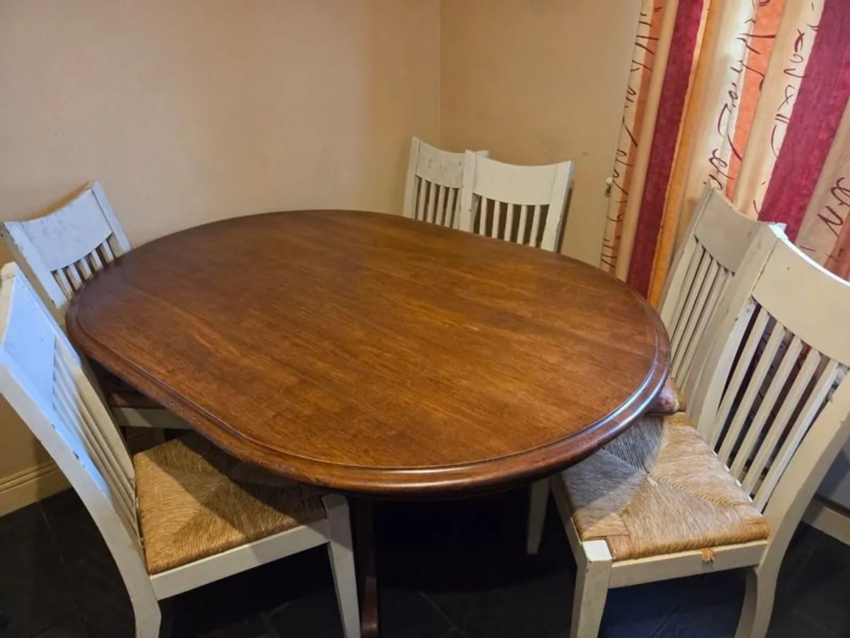 Solid wood table - Image 1