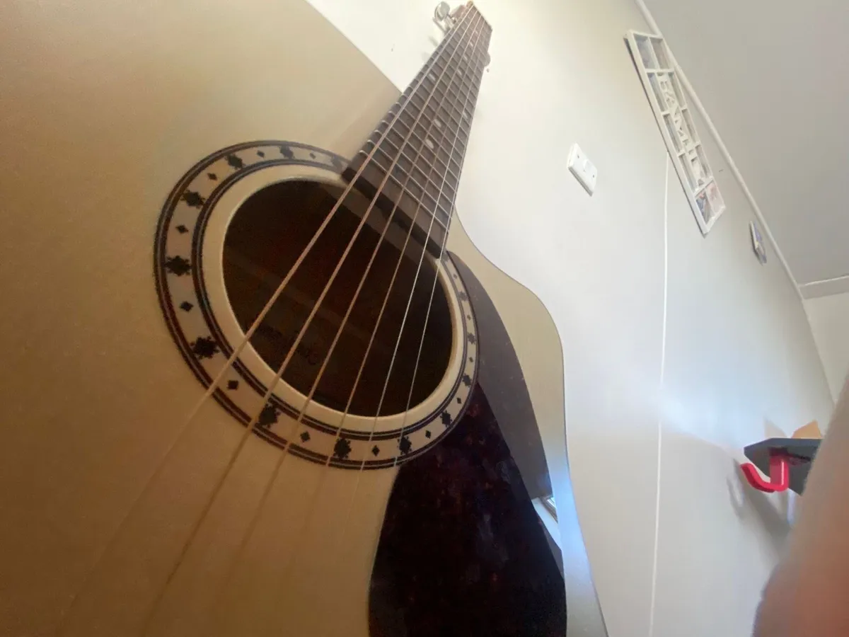 Simon & Patrick Luthier guitar (Price Negotiable!) - Image 4