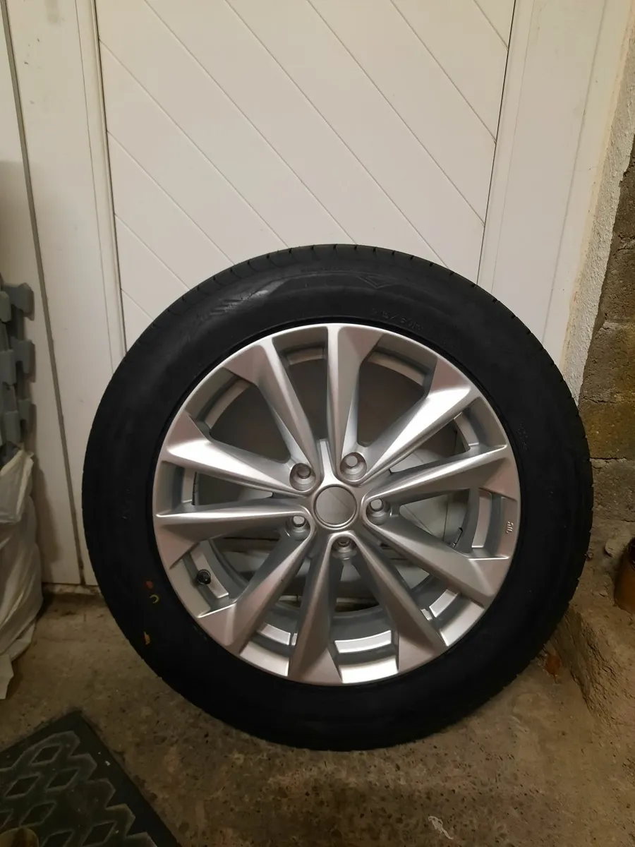 Alloy Wheel - Image 3