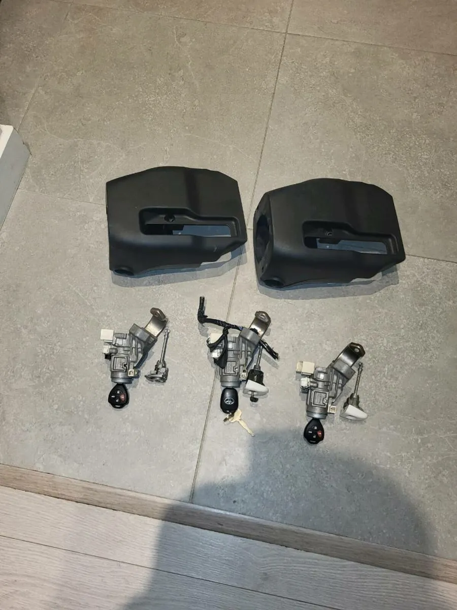 Toyota Aqua full ignition lock ,key and cover. - Image 2