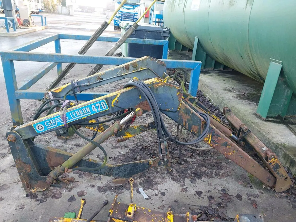 Grays loader - Image 2