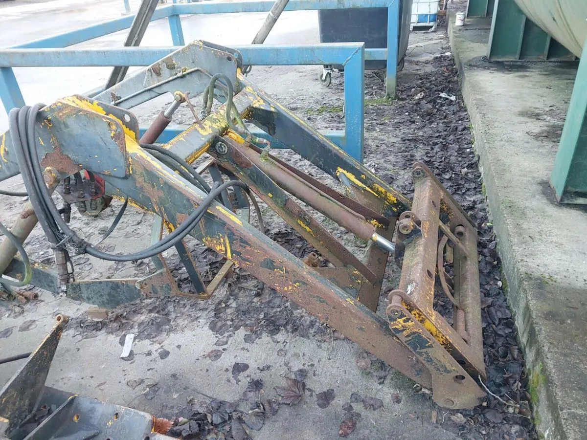 Grays loader - Image 4