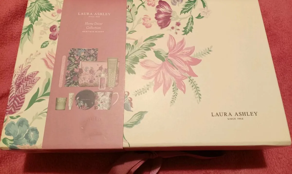 Laura Ashley Beauty Gift Sets - Image 1