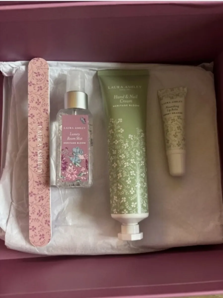 Laura Ashley Beauty Gift Sets - Image 4