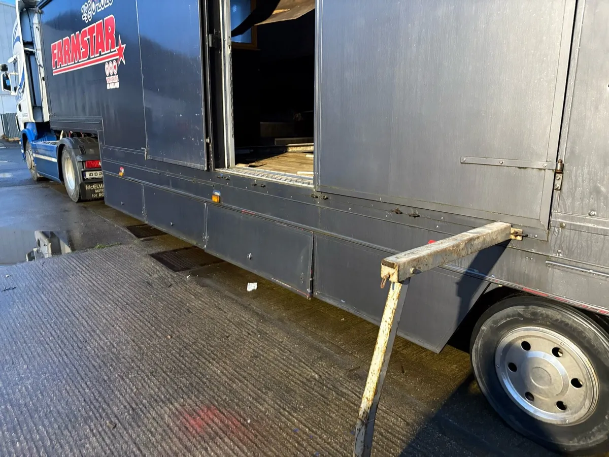 Display trailer - Image 3