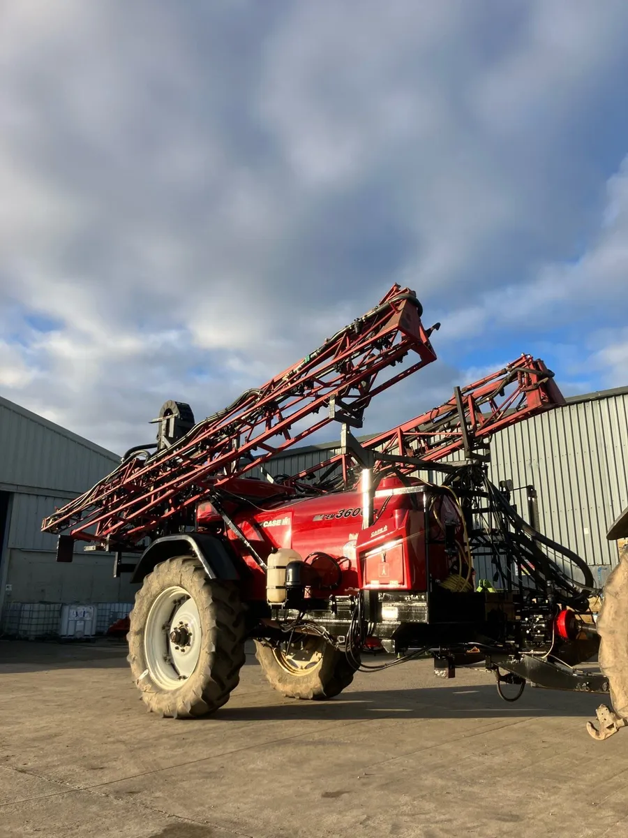 Case Trailed Sprayer - Image 2