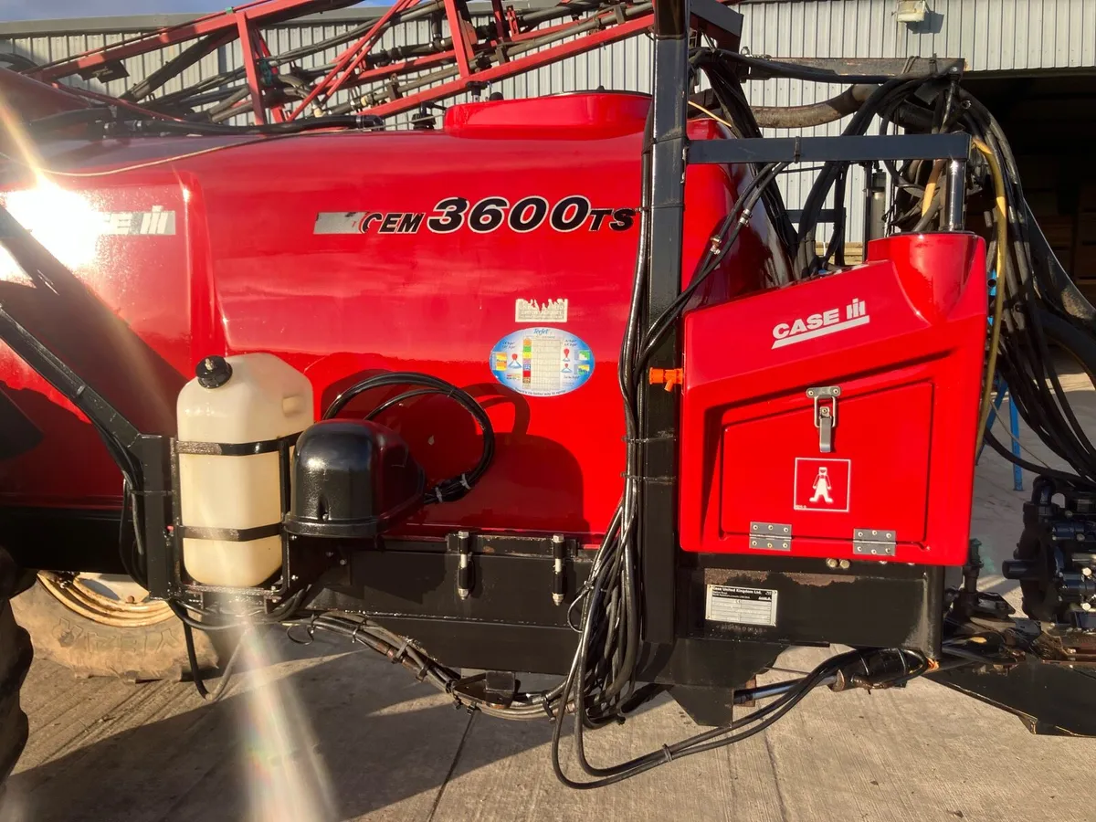 Case Trailed Sprayer - Image 4