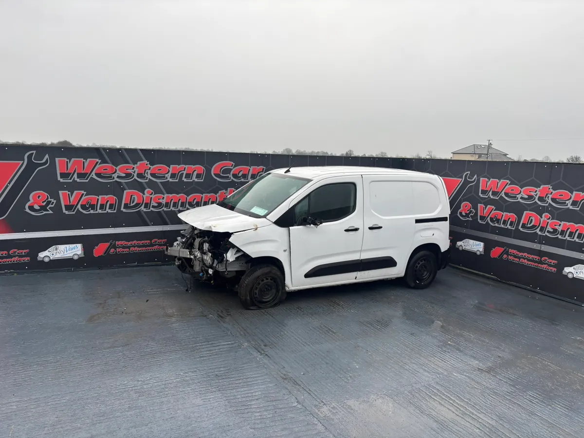 211 Citroen Berlingo 1.5 diesel for dismantling