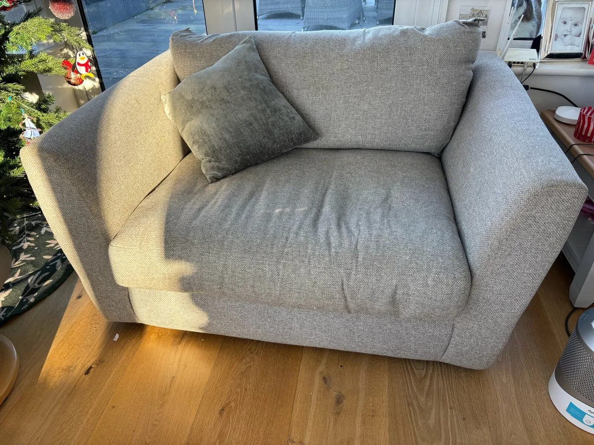 Loveseat - Image 2