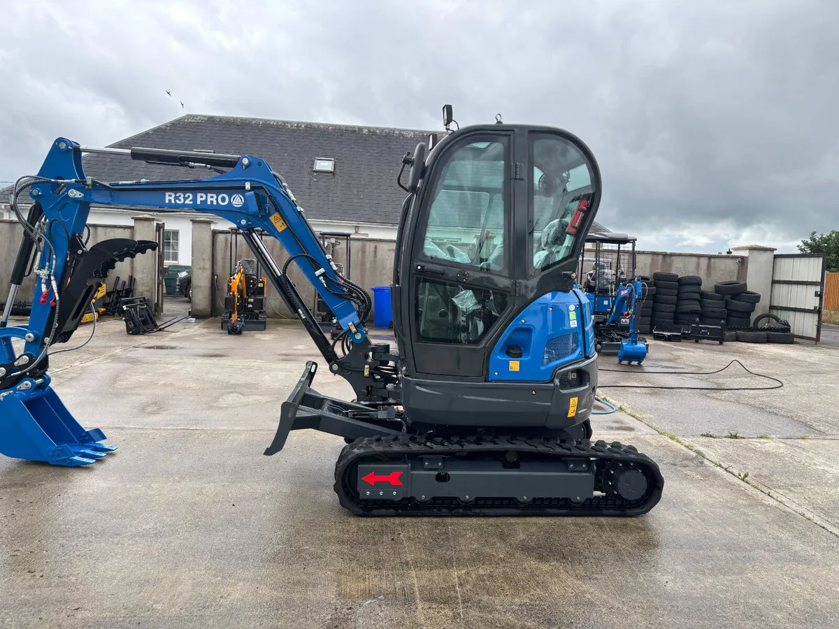 Rippa R32 Pro... 3.2 Ton Excavator... - Image 3