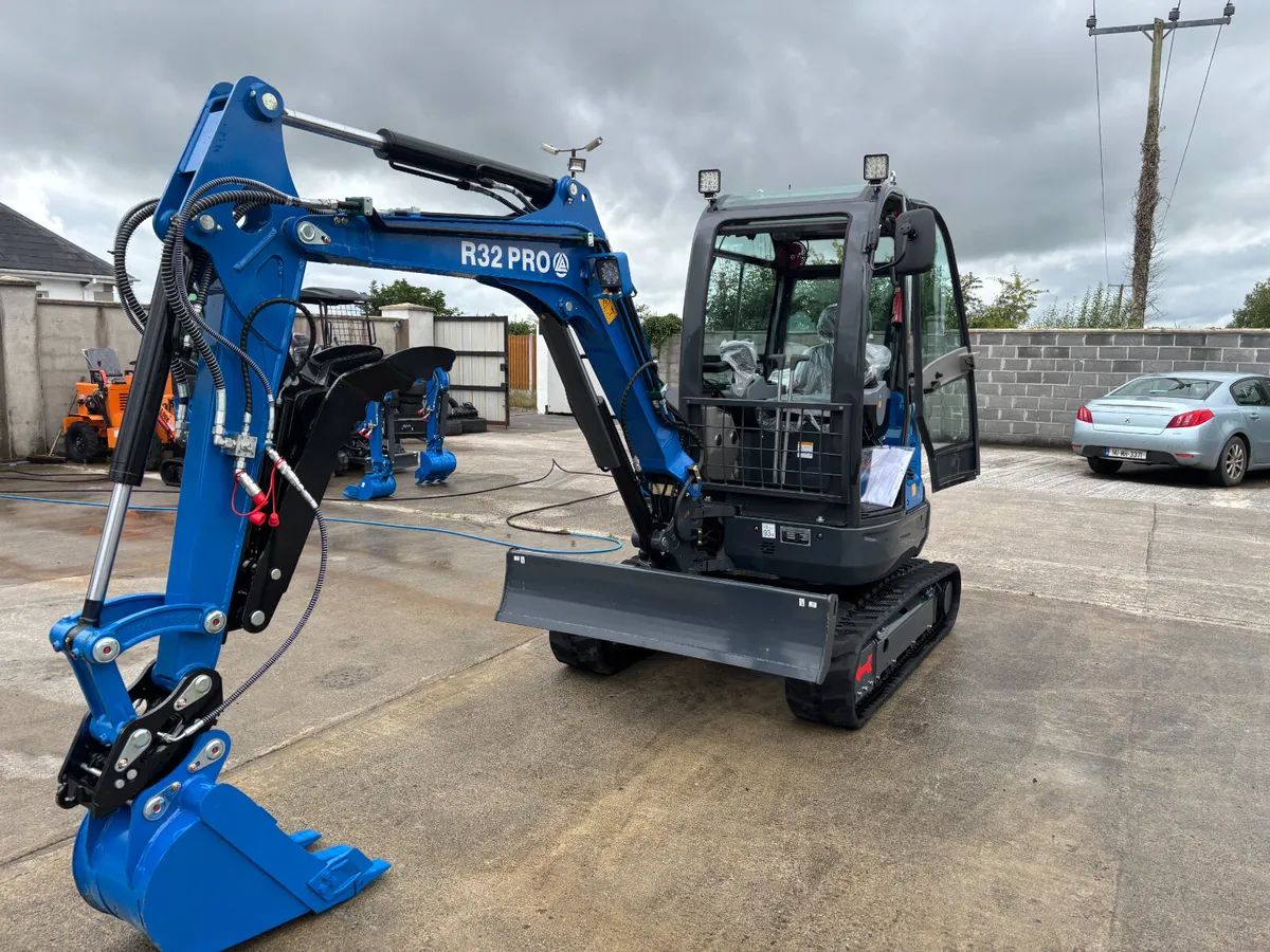 Rippa R32 Pro... 3.2 Ton Excavator... - Image 1
