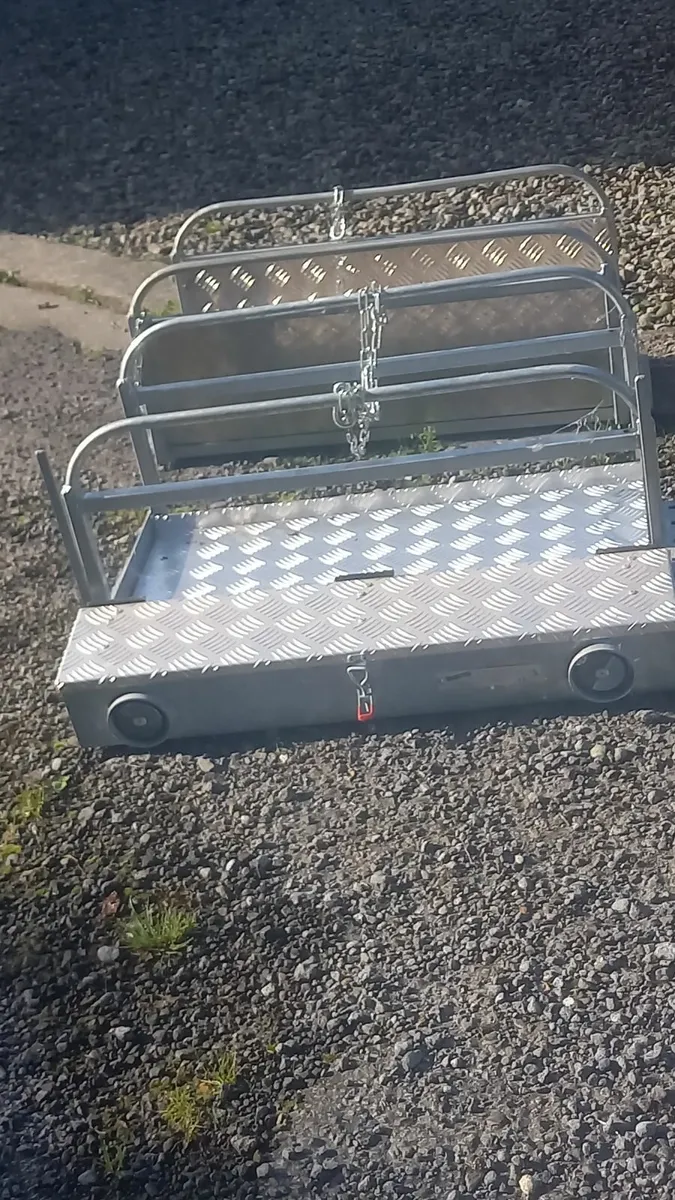 Quad Crate Post Holder Package - Image 1