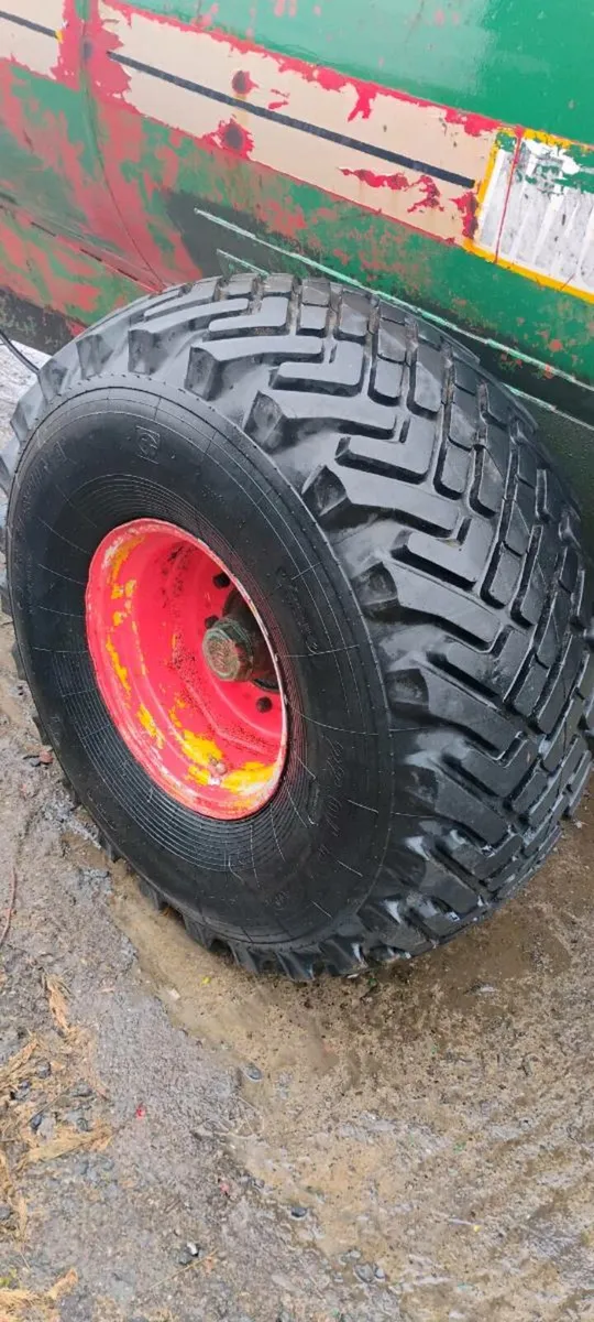 Slurry tanker - Image 1