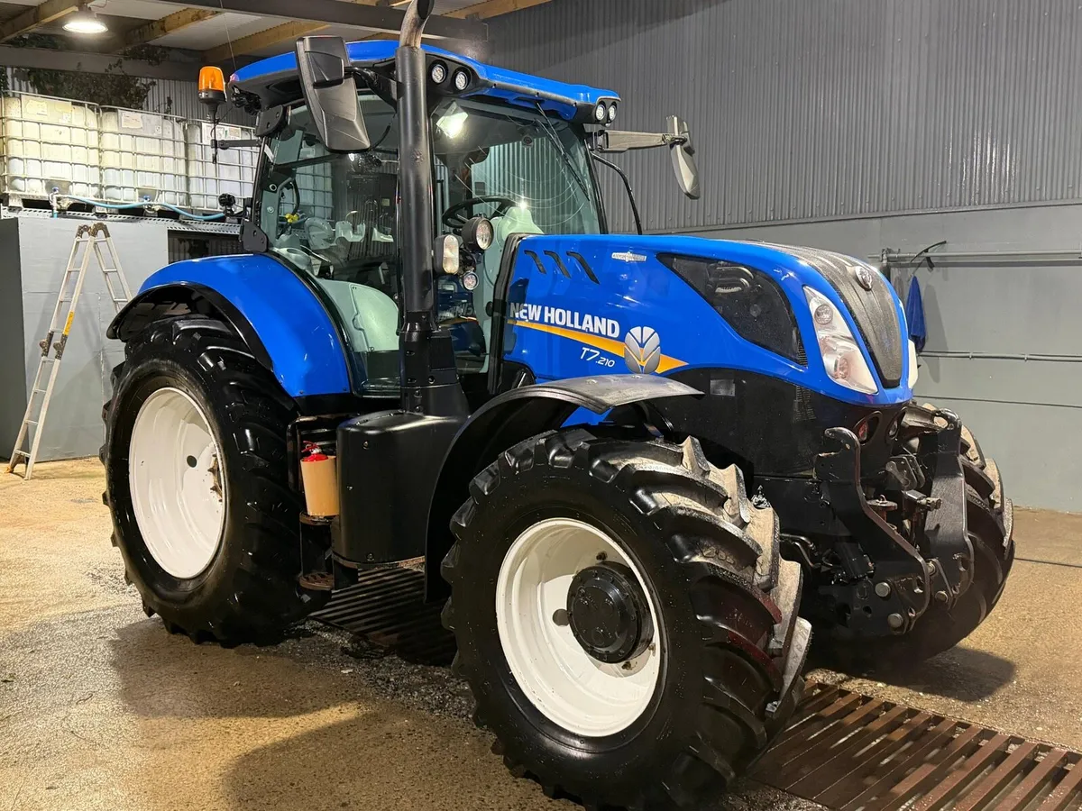 2020   Newholland 210 autocomand - Image 1
