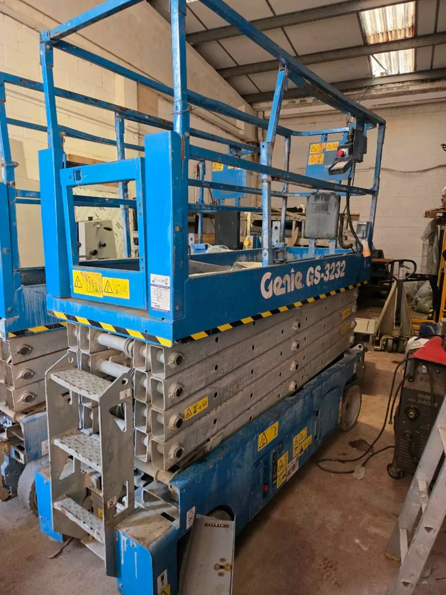 Genie 3232 MEWP - Image 1
