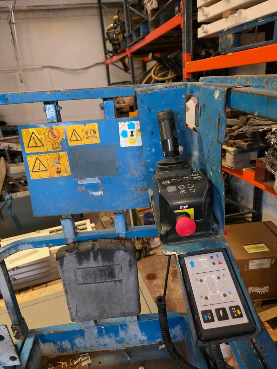 Genie 3232 MEWP - Image 3