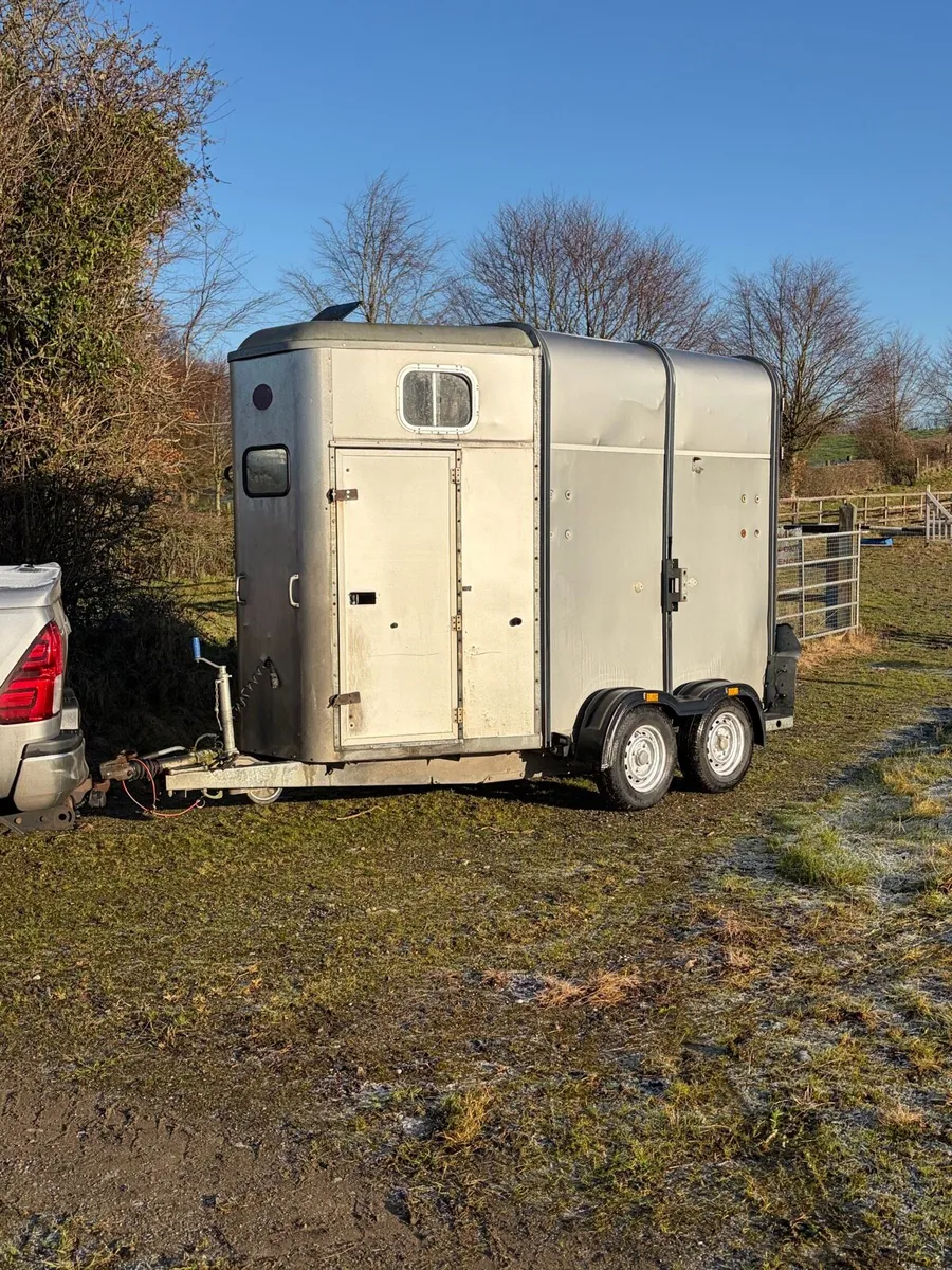 Classic Ifor Williams Horse Box - Image 1