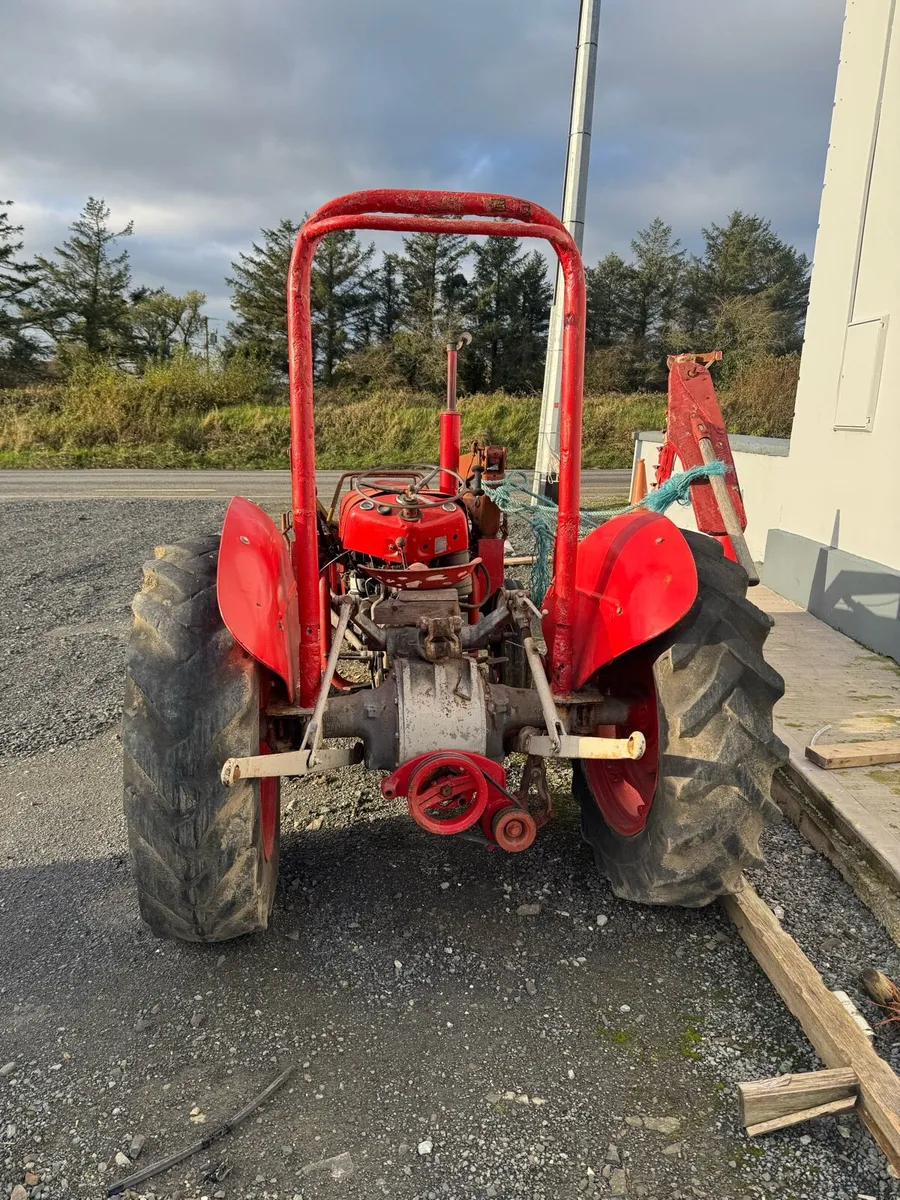 Vintage Tractor - Image 2