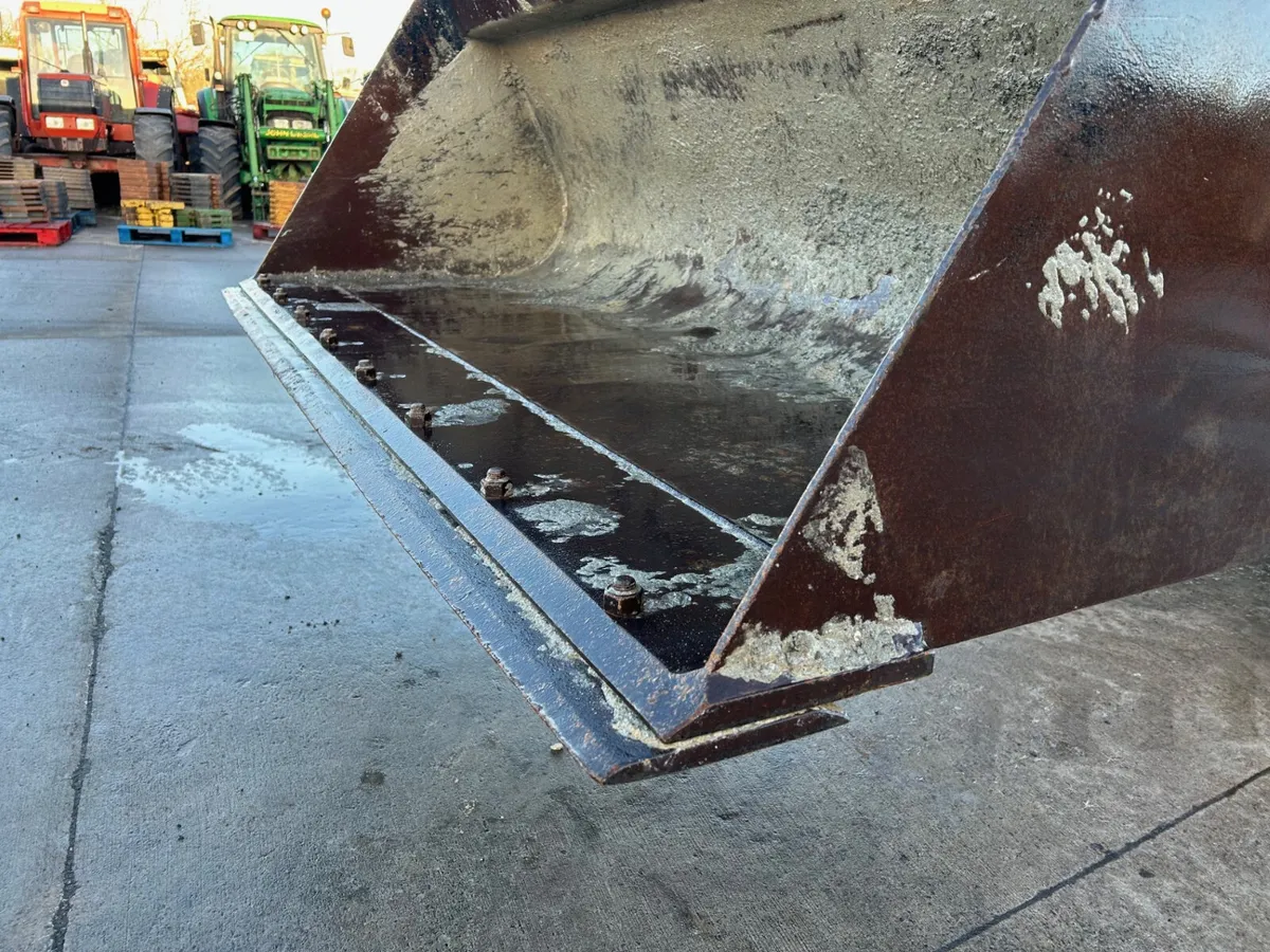 Strickland Bucket to Fit JCB - Image 2