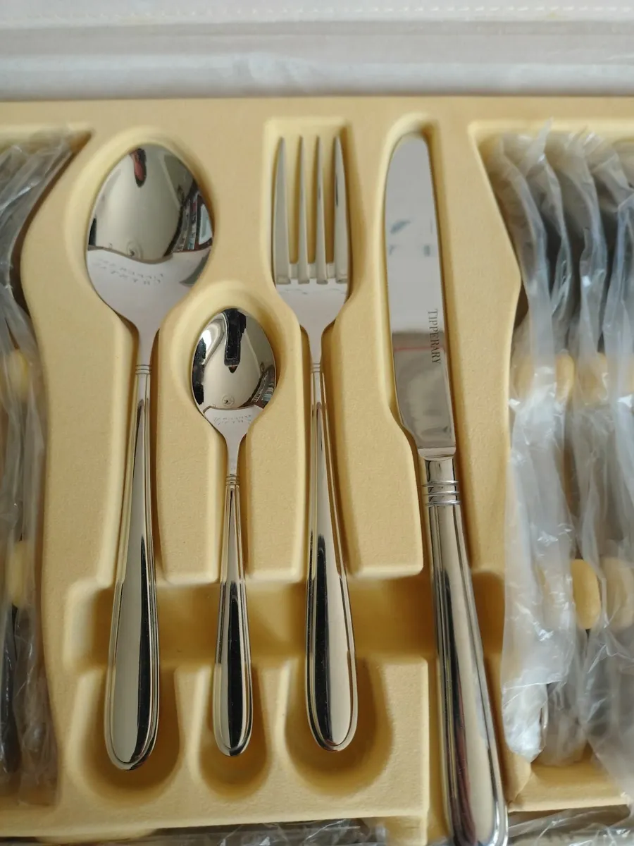 Tipperary Crystal Dinning/Cutlery Set - Image 2