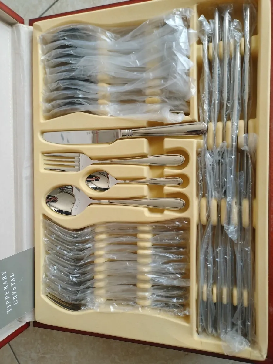 Tipperary Crystal Dinning/Cutlery Set - Image 4