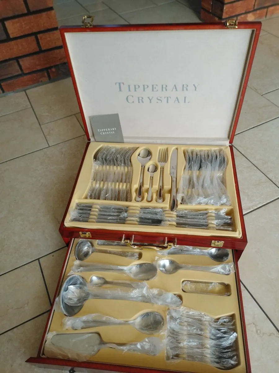 Tipperary Crystal Dinning/Cutlery Set - Image 1
