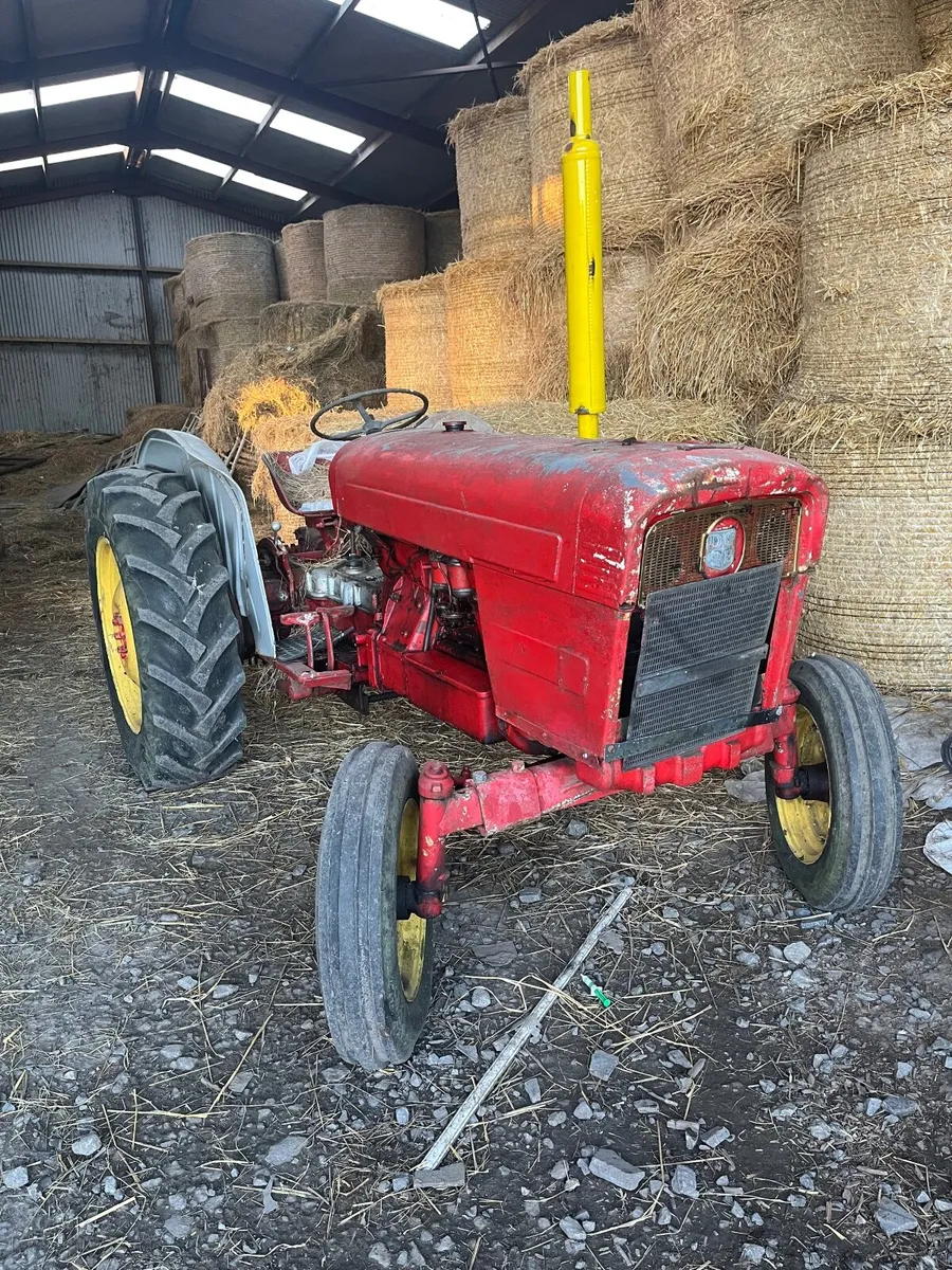 David Brown 880 - Image 1