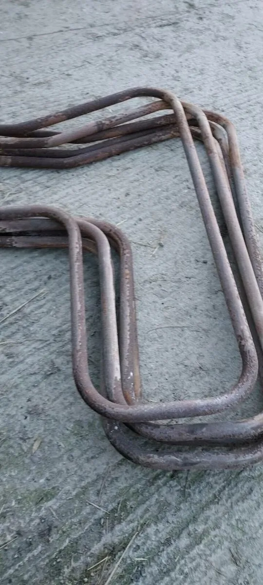 Cow cubicles and barriers - Image 4