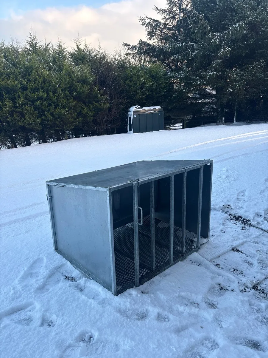 Lamb creep feeder - Image 1