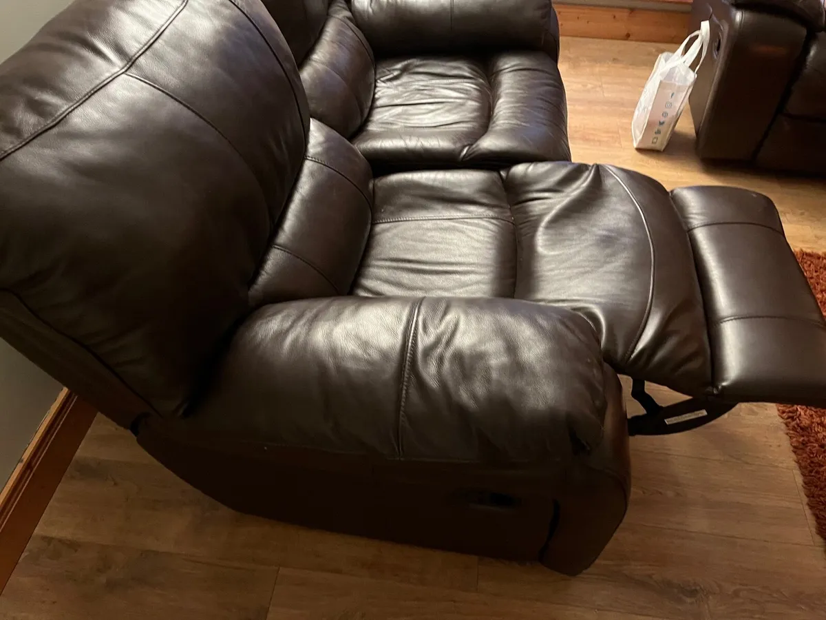 Recliner leather Sofa - Image 4