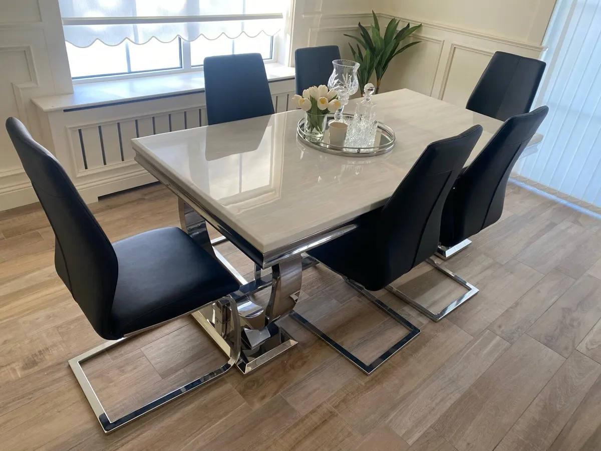 Dining Table and chairs - Image 1