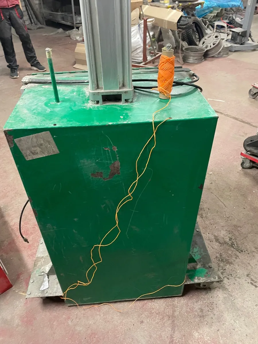 Cardboard, paper, rubbish, compactor and baler - Image 2