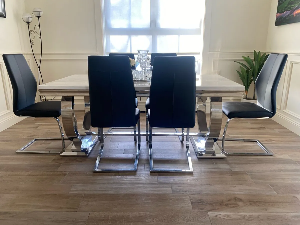 Dining Table and chairs - Image 2