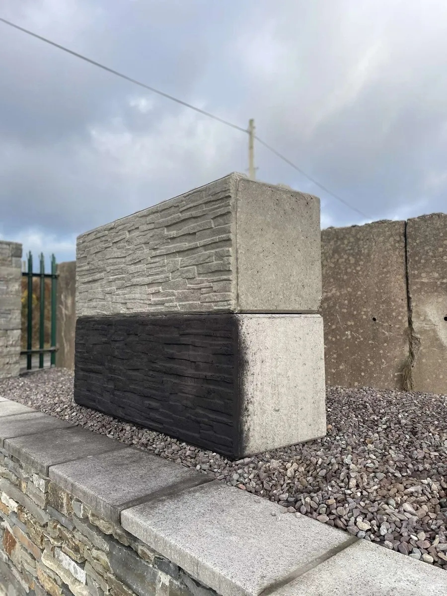 Interlocking Lego blocks - Image 1