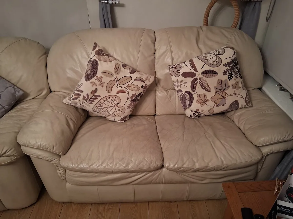 Cream leather 3 2 1 - Image 3