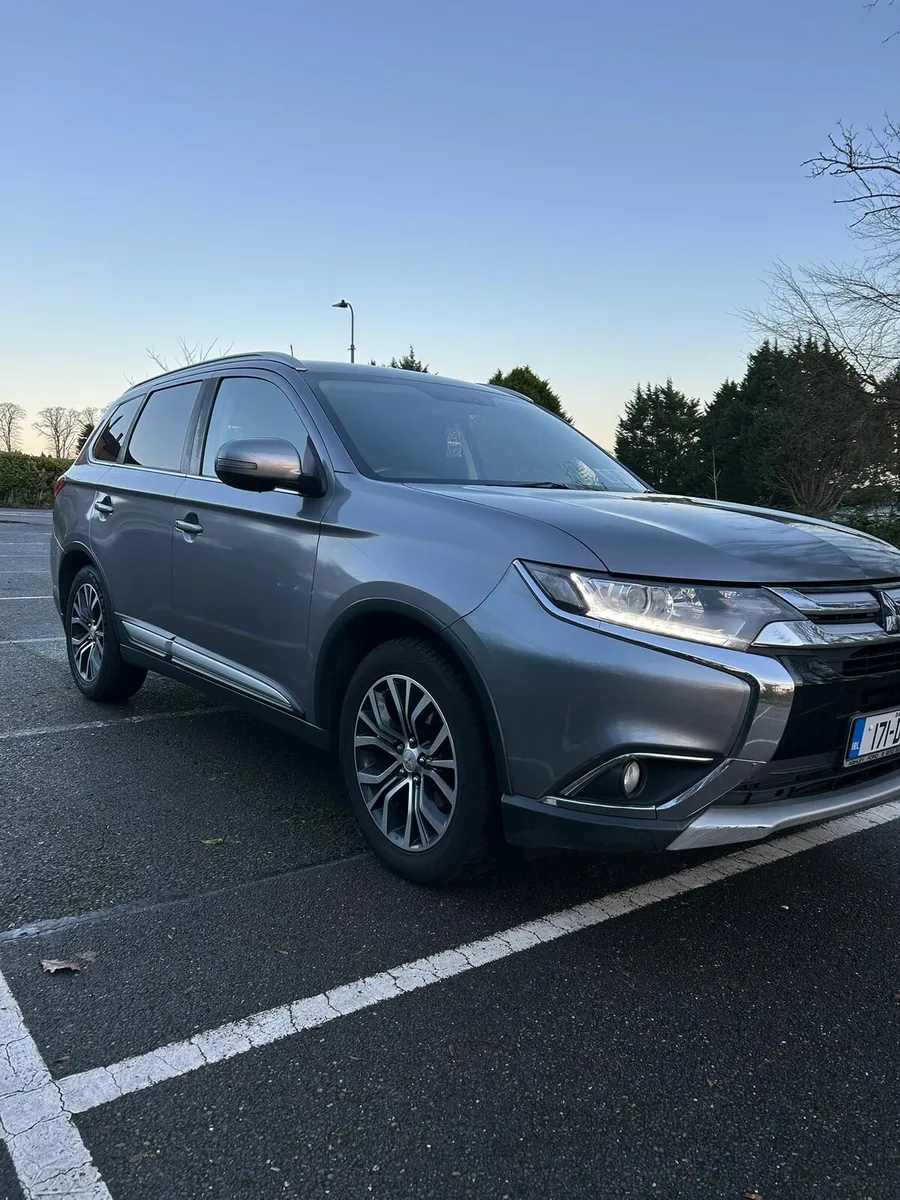 2017   MITSUBISHI  OUTLANDER 2.3 DISEL 4WD*NO VAT - Image 3