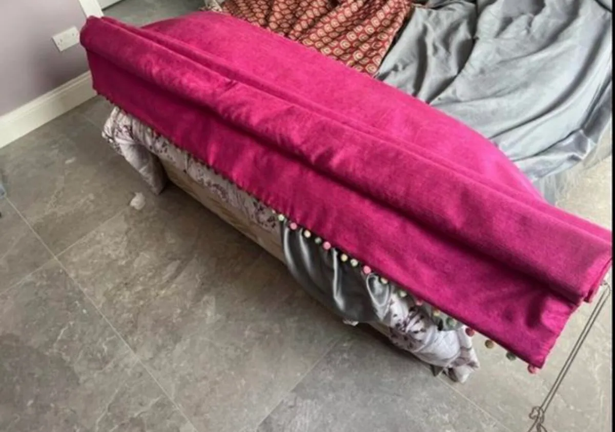 Pink Blind - Image 3