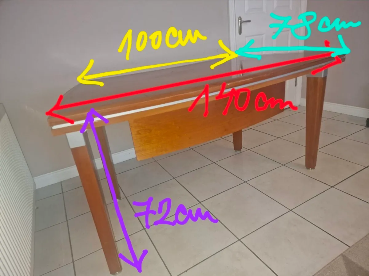 Office consultant's desk - Image 1